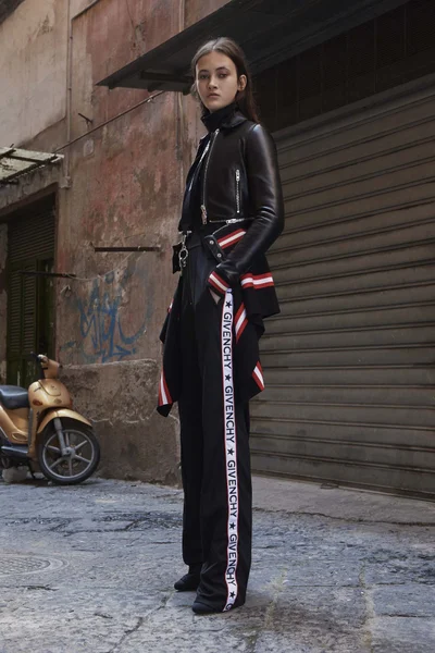 Look 17